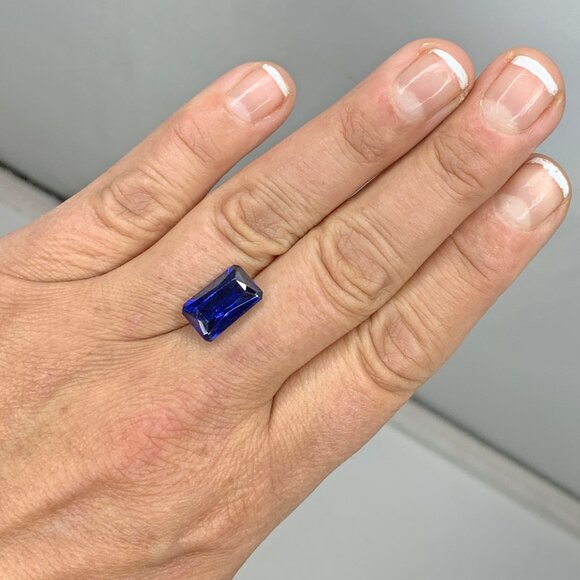 Elegant Blue Gemstone tanzanite - Picture 5 of 13